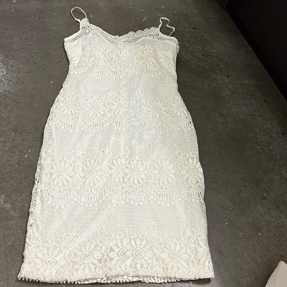 Lace v neck adjustable strap short dress